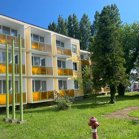 Aranypart Hostel Siófok Eksteriør billede