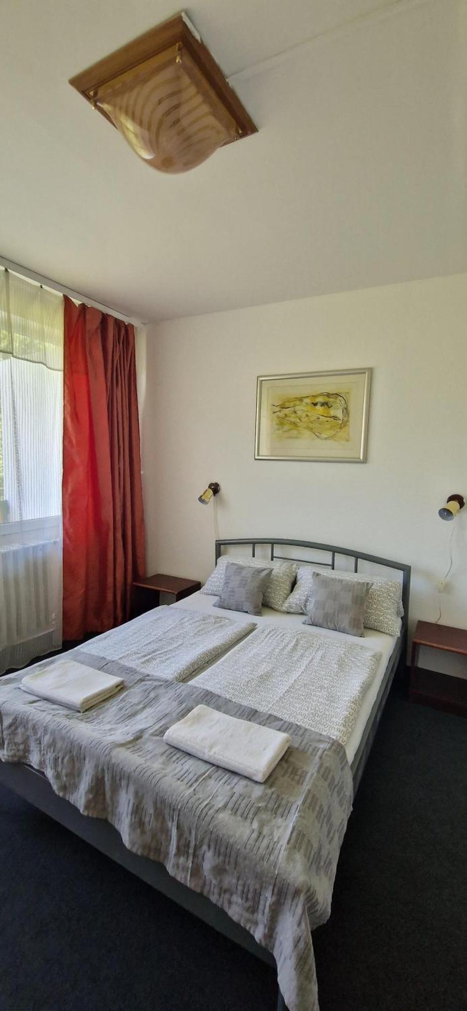 Aranypart Hostel Siófok Eksteriør billede